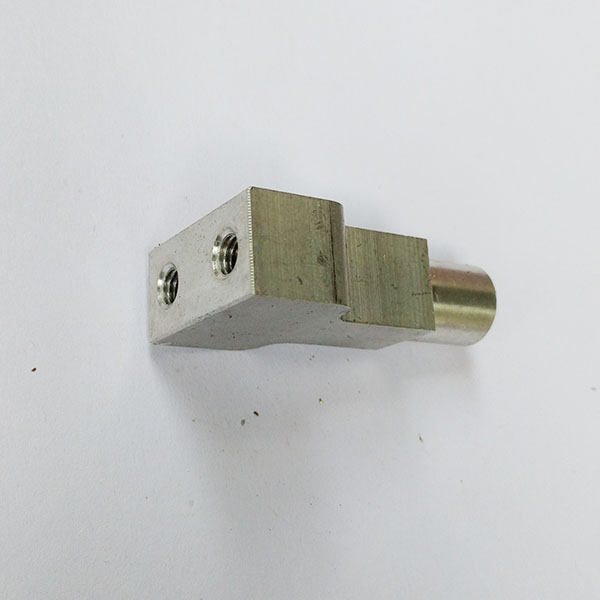 發動（dòng）機電（diàn）流柱